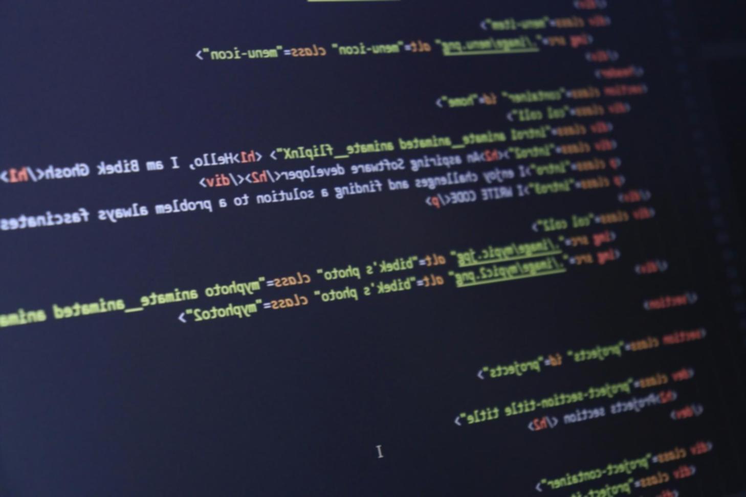 Game development leeromgeving met programmeercode en design elementen